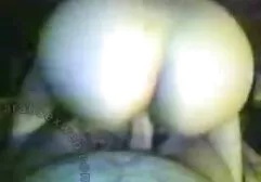 Uma jovem namorada video porno familia sacana no quarto, tirou a calcinha e colocou essa distância