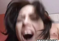 Drywall chuta dois bezerros em um café ao videos de sexo famosas longo do caminho