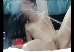 Cara acordar em uma cama milf para penetrar vídeo de pornô de graça sua vagina molhada