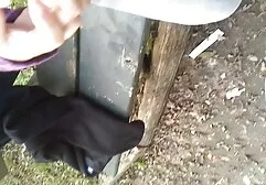 Depois de vídeo pornô na academia sair do convidado, ele fode sua esposa na mesa da cozinha