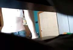 A vídeo pornô com coroas gostosas velha que trabalha com um pequeno membro de um estudante Engraçado