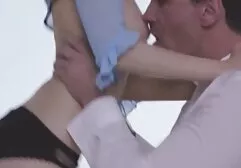 Morena abre as pernas e fica longe de seu namorado na Bunda assistir videos porno gratis