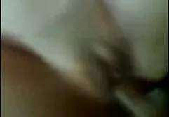 O vídeo pornô vídeo de sexo marido da irmã esmaltou ansiosamente sua irmã nos buracos e encheu seu rosto com porra