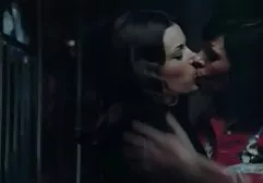 Sexo quente depois de um jailbreak vídeo pornô filho comendo mãe bem sucedido