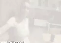 O chefe melhor vídeo porno da escola organiza uma festa de sexo em seu escritório