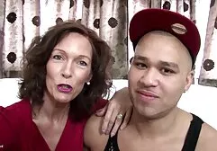 Beleza Lambendo o vídeo pornô de animais ânus para o homem li